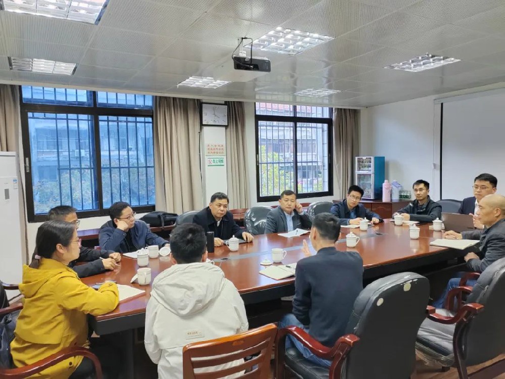 湖南省林業(yè)局基金站、林科院、法改處及聯(lián)交所調(diào)研組一行到永安林業(yè)調(diào)研